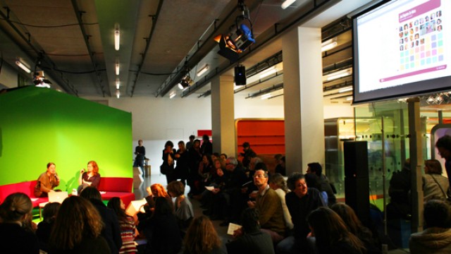 Artists from a 360° angle