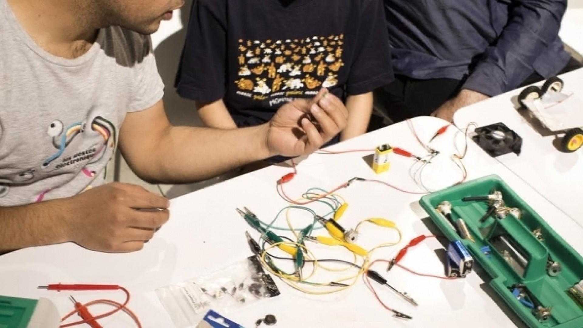 Atelier Circuit bending