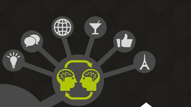 Un verre derrière l'écran