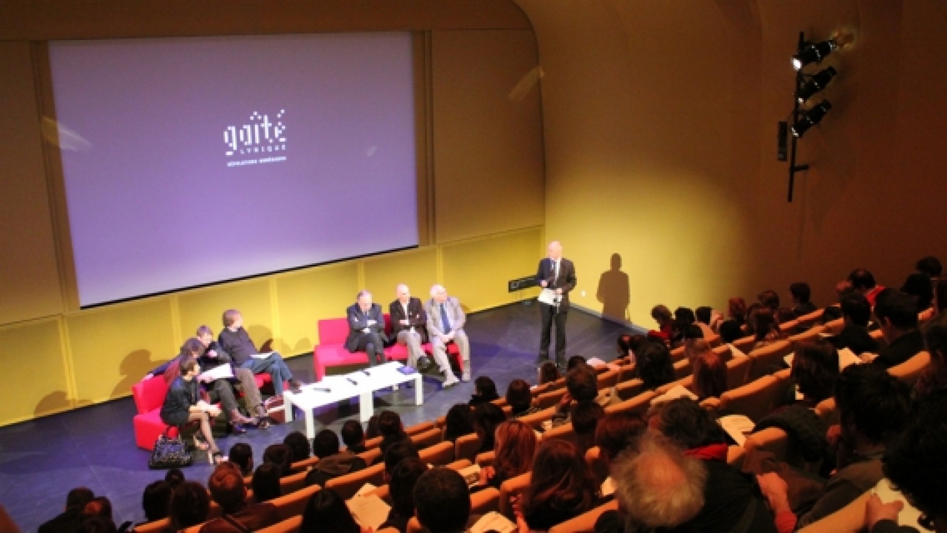 L'atelier Français: le lieu media