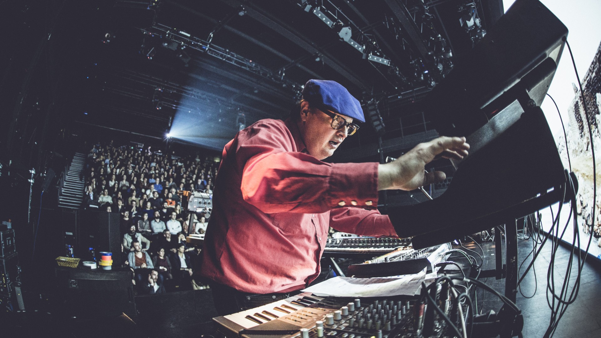 Etienne Jaumet vs Bachir Attar, les Gnawas du Maâlem Rida Stitou vs Wall of Death