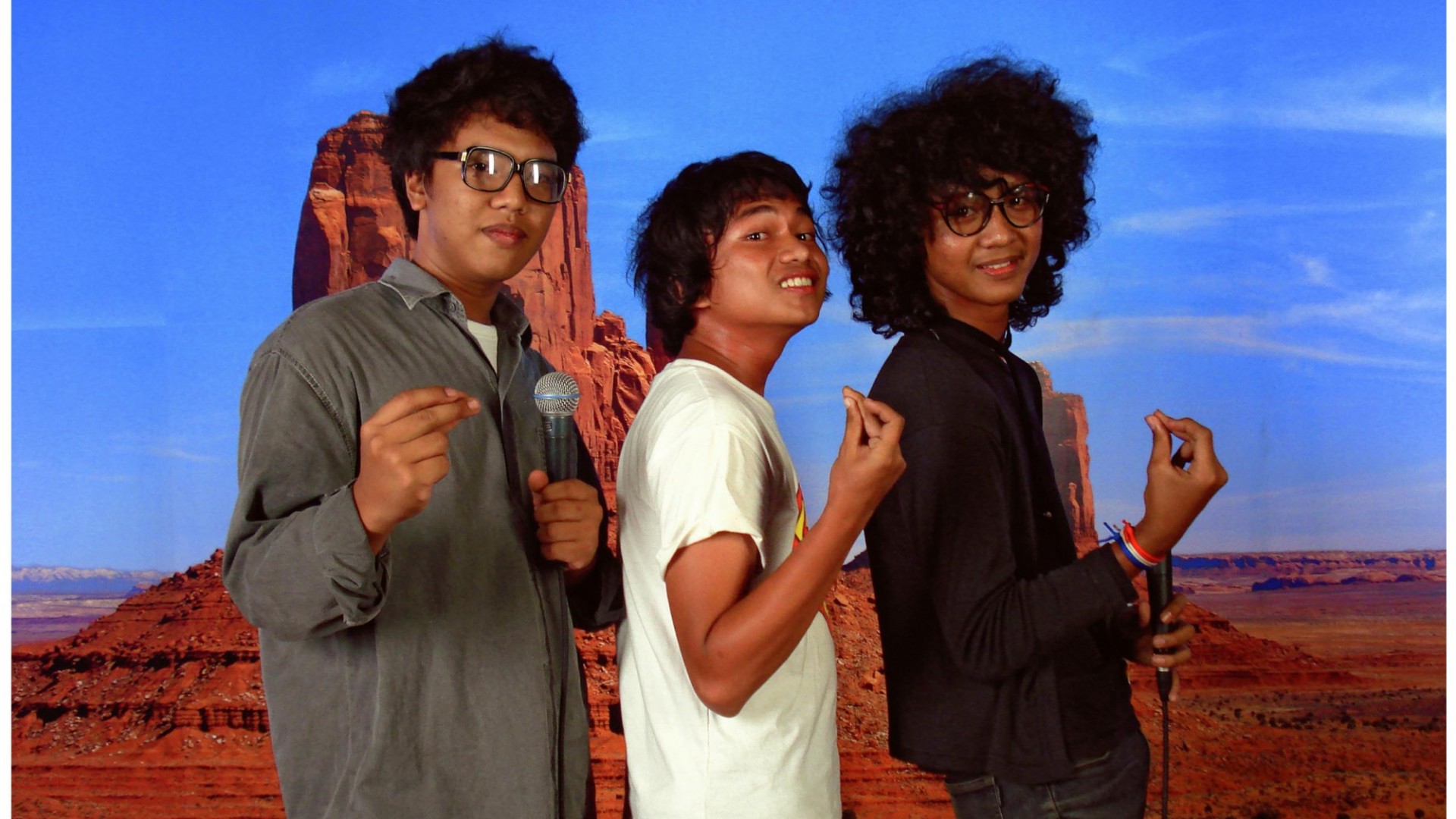 The World Won't Listen - Dunia Tak Akan Mendengar