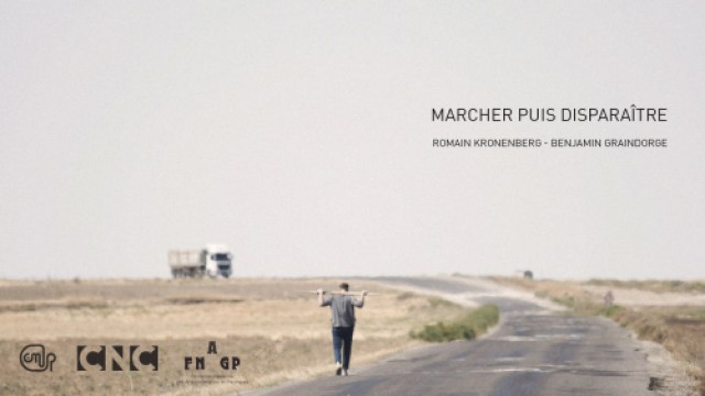 Marcher puis disparaître