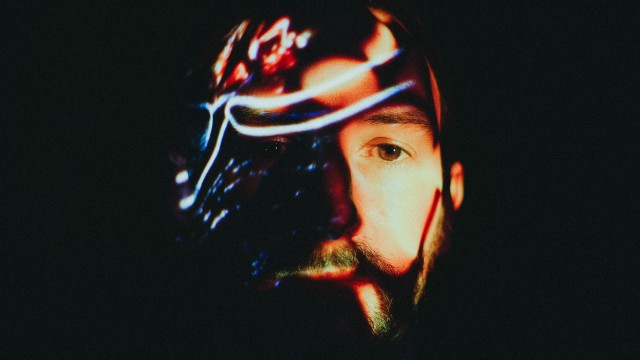 [COMPLET] Max Cooper